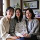 婚姻家庭治疗师林晓敏，中国心理学会会员，正在为家庭成员提供专业辅导